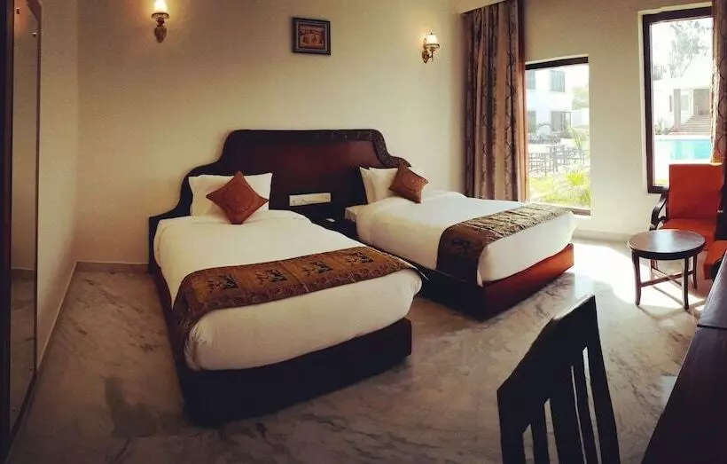 هتل Golden Tulip Khajuraho