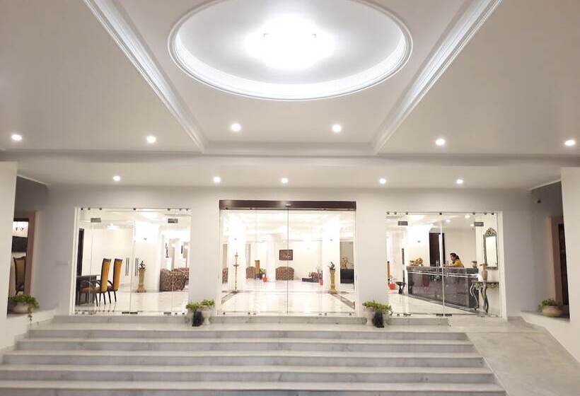 هتل Golden Tulip Khajuraho