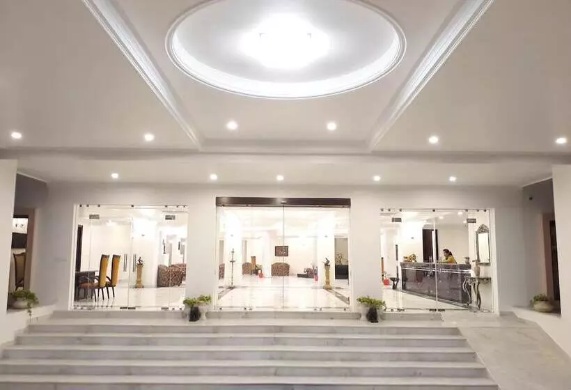 هتل Golden Tulip Khajuraho