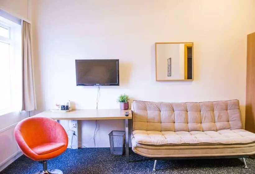 هتل Hofn Inn Guesthouse