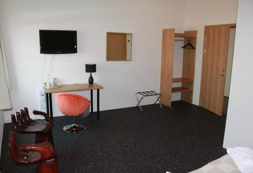 هتل Hofn Inn Guesthouse