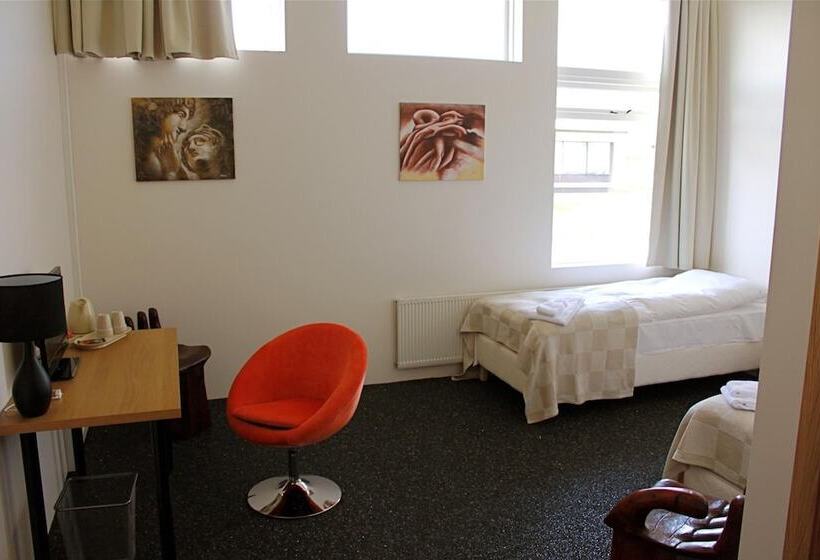 هتل Hofn Inn Guesthouse