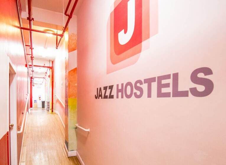 호텔 Jazz On The Park Hostel