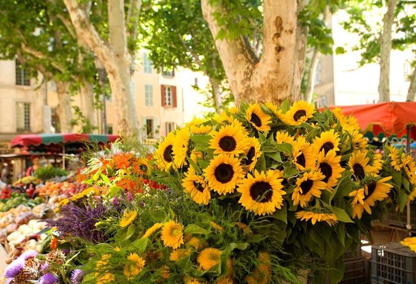 هتل Les Jardins De Baracane