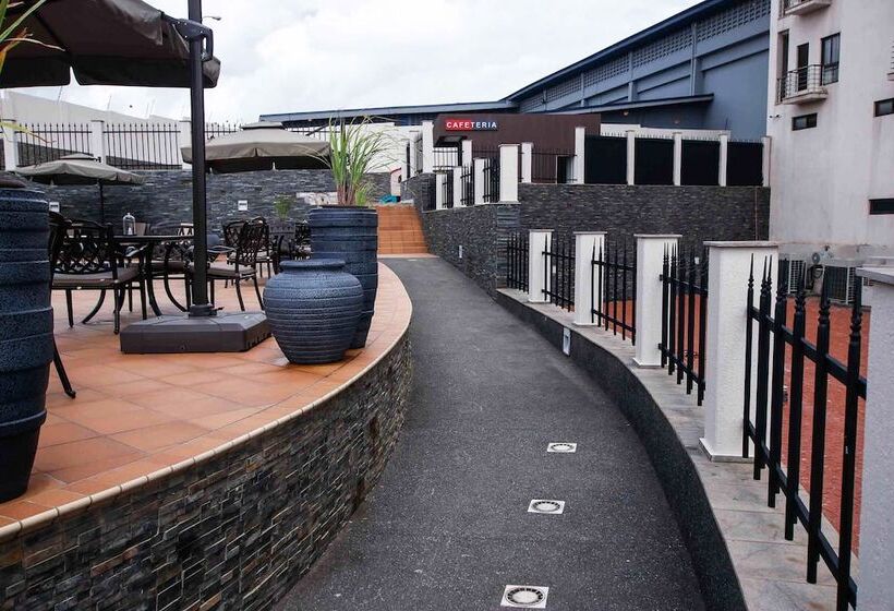 فندق Oak Plaza Suites