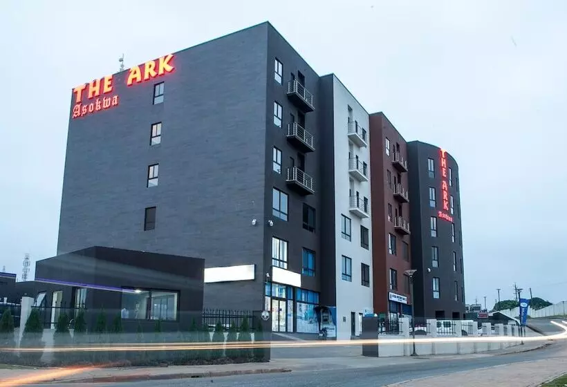 Hotelli Oak Plaza Suites