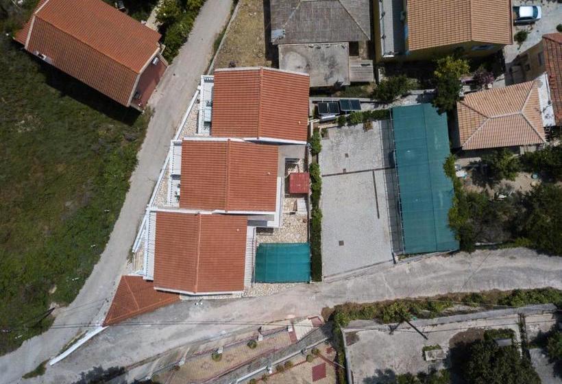 ホテル Pernari Apartments