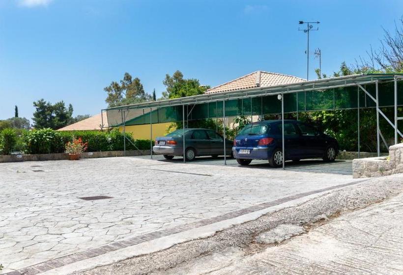 ホテル Pernari Apartments