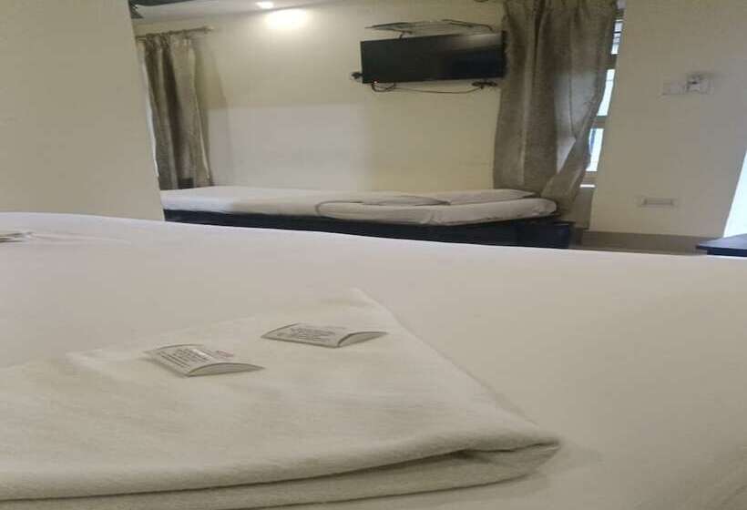 Hotel Prakaash Palace