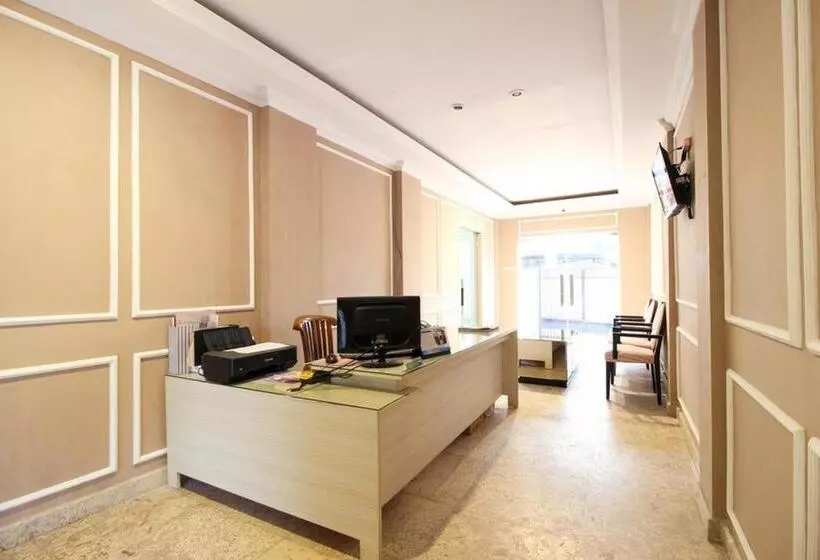 Hotelli Reddoorz Near Stadion Manahan Solo