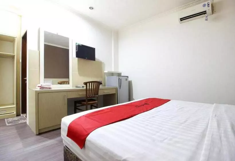 Hotelli Reddoorz Near Stadion Manahan Solo