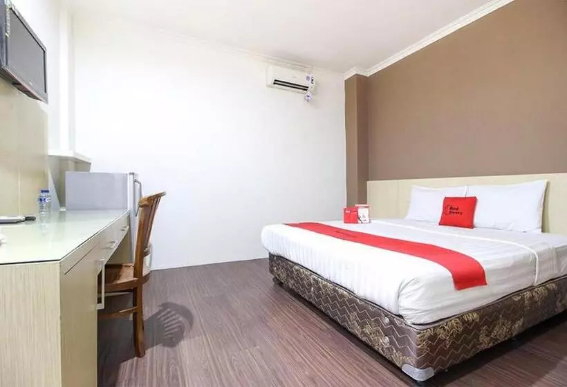 Hotelli Reddoorz Near Stadion Manahan Solo