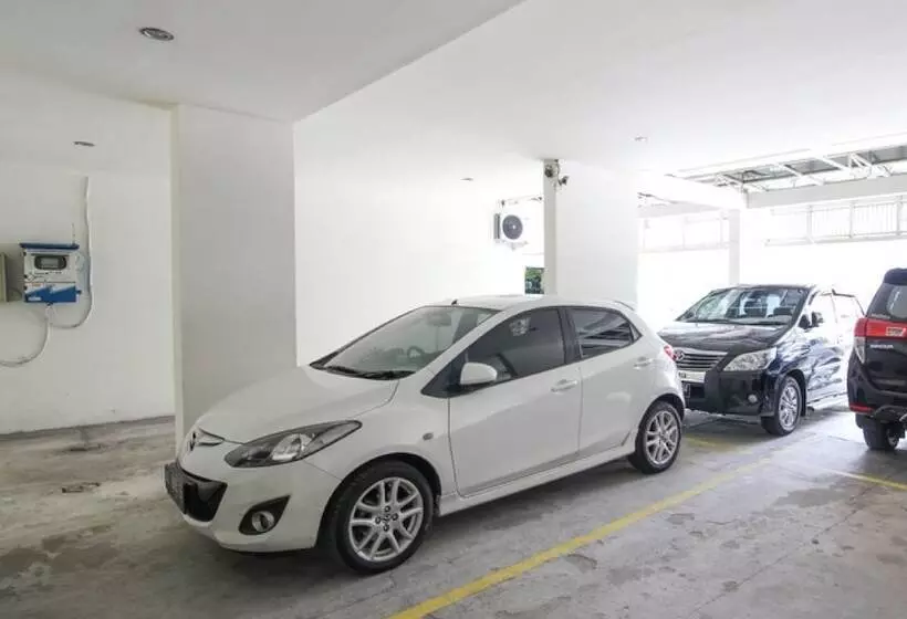 Hotelli Reddoorz Near Stadion Manahan Solo