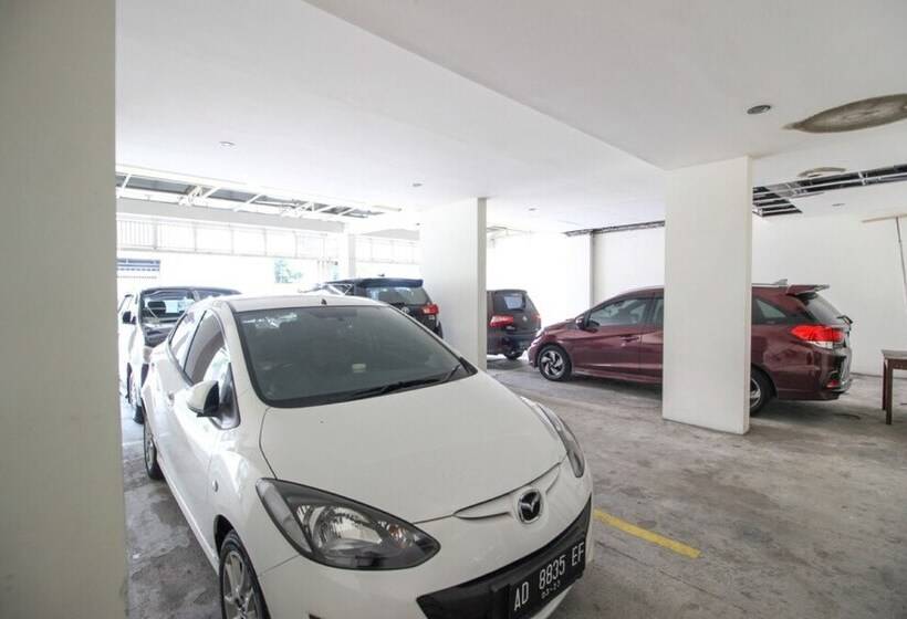 فندق Reddoorz Near Stadion Manahan Solo