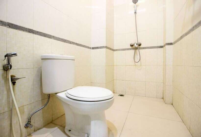 فندق Reddoorz Near Stadion Manahan Solo