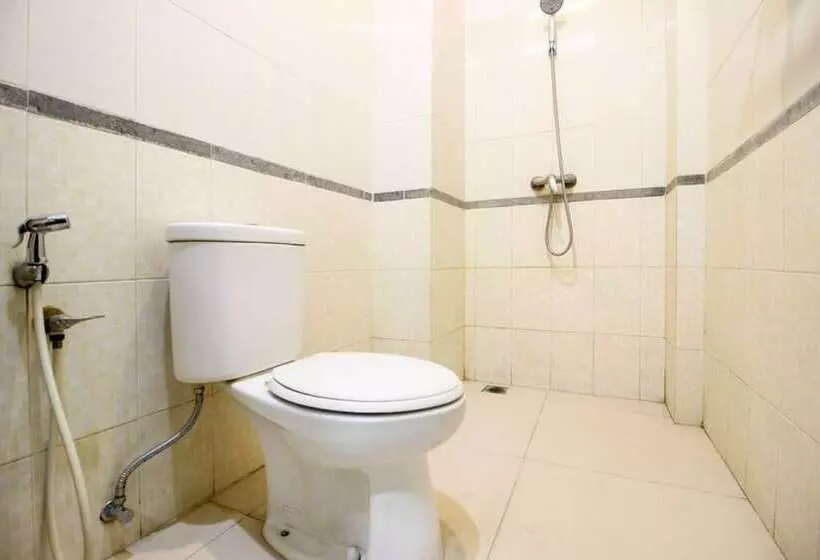 Hotelli Reddoorz Near Stadion Manahan Solo