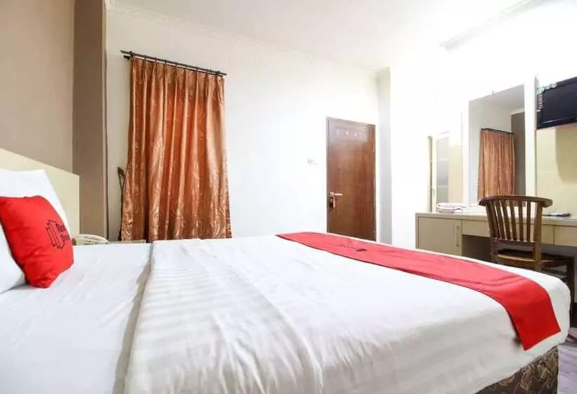 Hotelli Reddoorz Near Stadion Manahan Solo