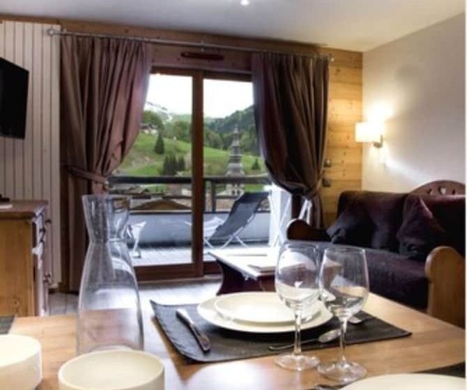 Отель Residence  Les Grandes Alpes