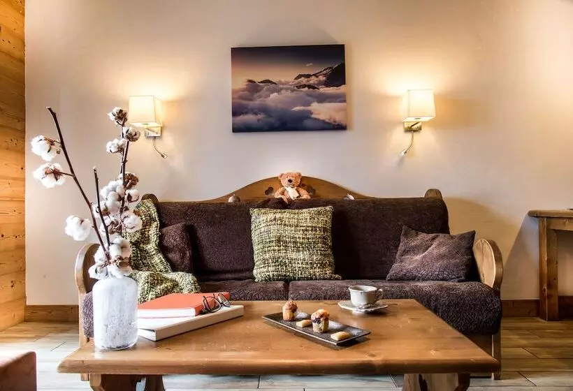 ホテル Residence  Les Grandes Alpes