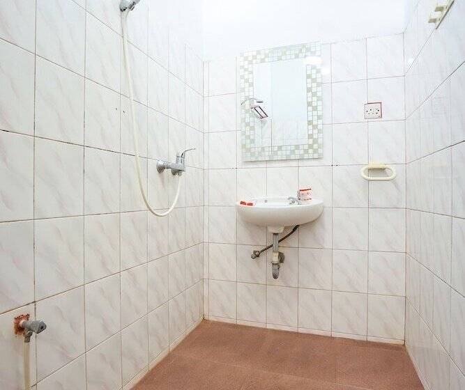 בית מלון כפרי Riverside Manado