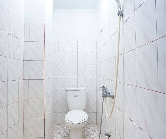 בית מלון כפרי Riverside Manado