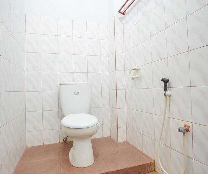 בית מלון כפרי Riverside Manado