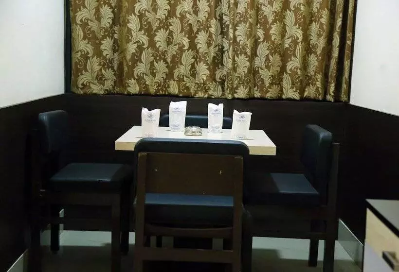 Hotel Roopa