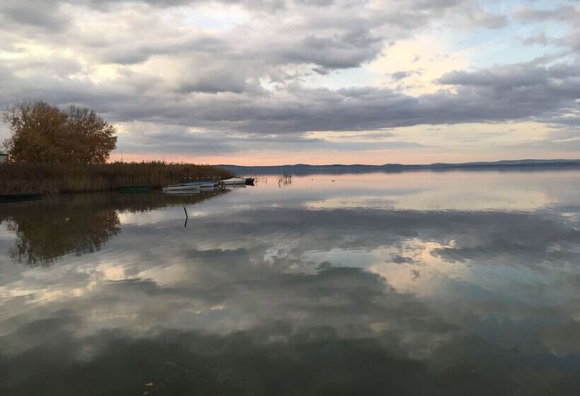 בית מלון כפרי Royal Mediterran