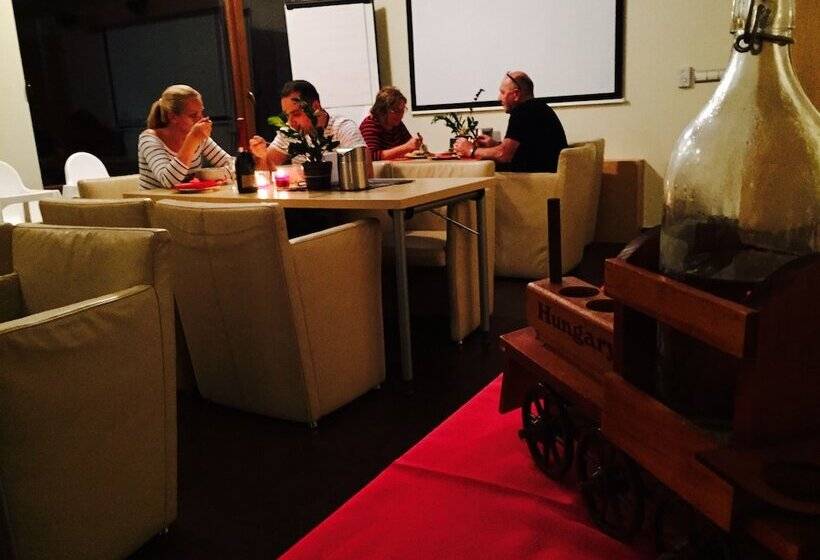 בית מלון כפרי Royal Mediterran