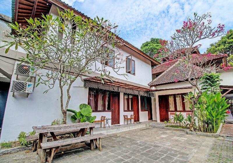 Отель Sunny Side Seminyak