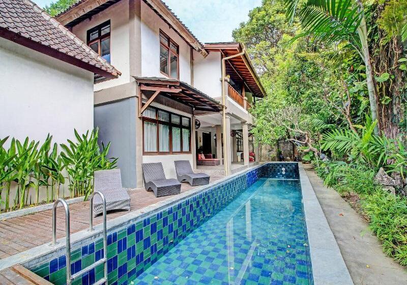 Отель Sunny Side Seminyak