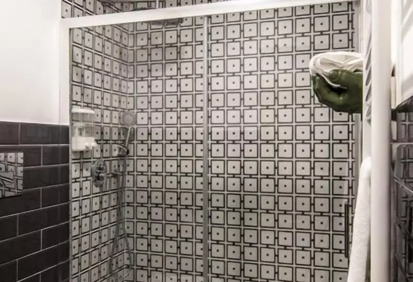 هتل Ad Hoc Rooms