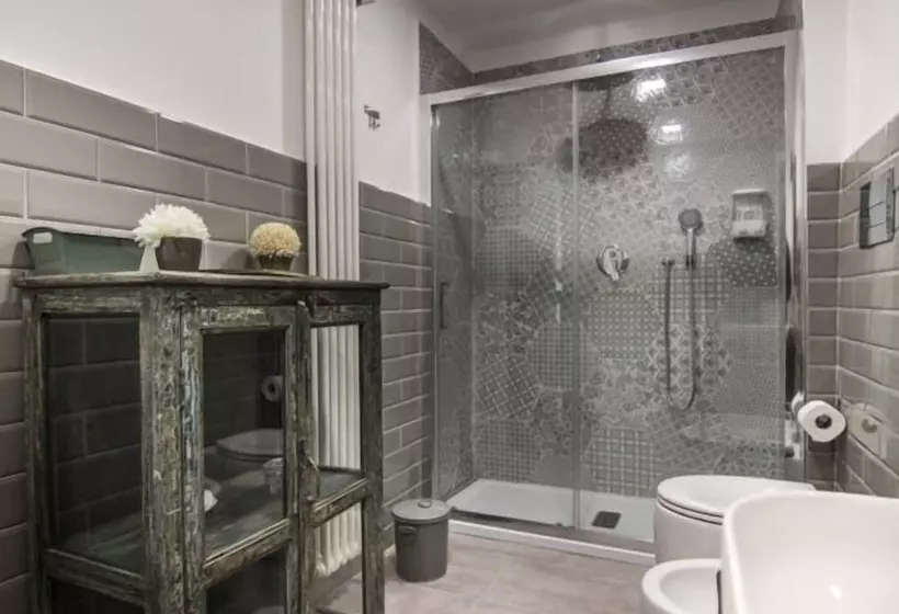 هتل Ad Hoc Rooms