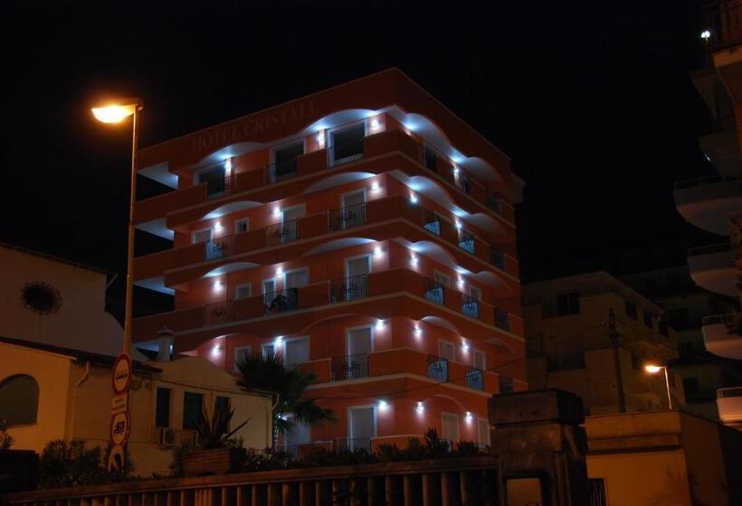 فندق Cristall