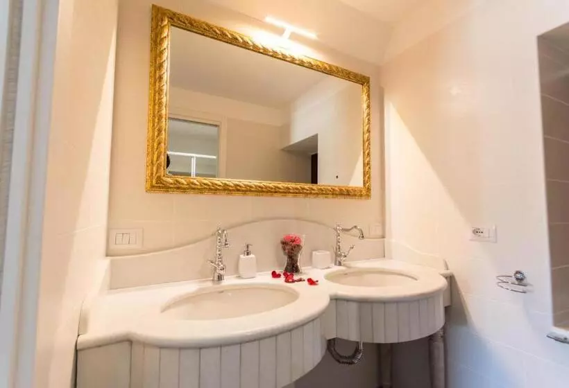 هتل Le Suites Del Duomo House