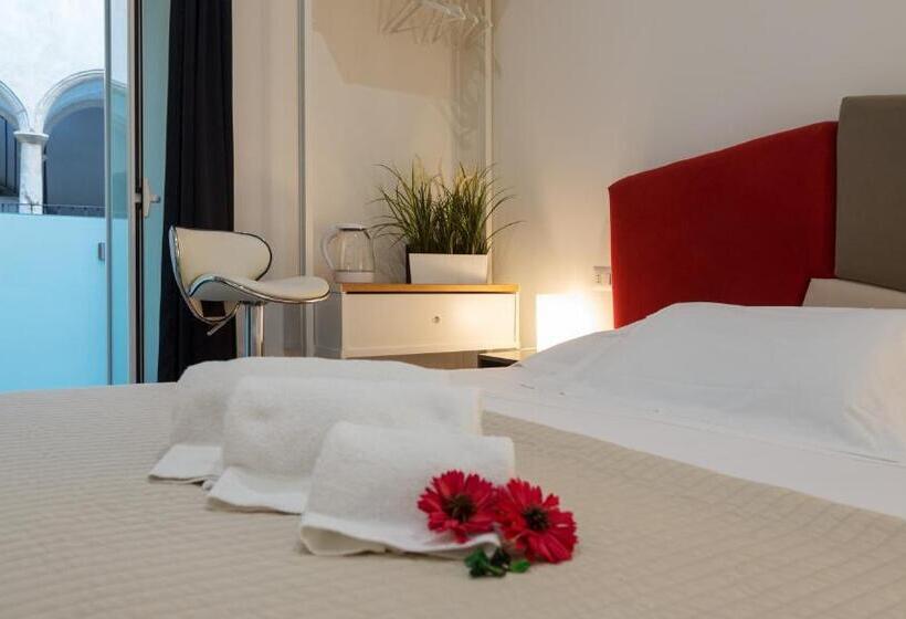 هتل Le Suites Del Duomo House