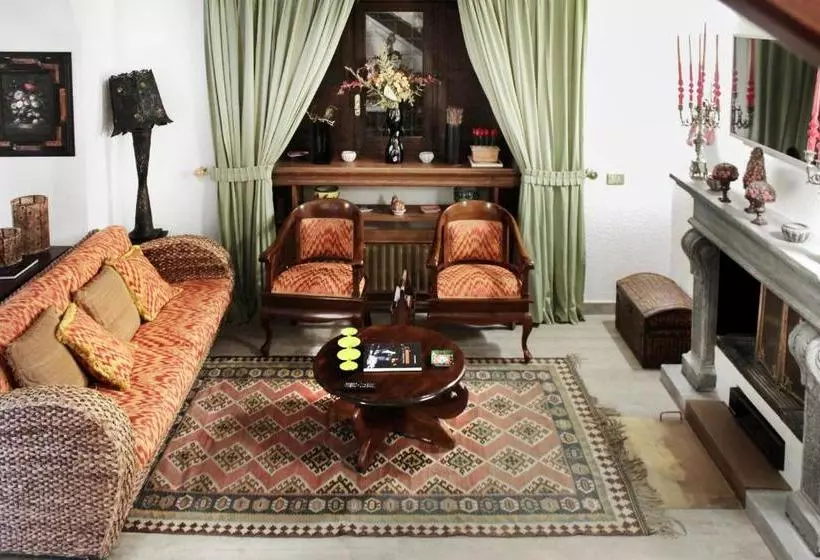 Hotelli Lhp Suite Villa Rivisondoli