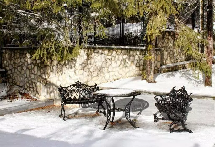 Hotelli Lhp Suite Villa Rivisondoli