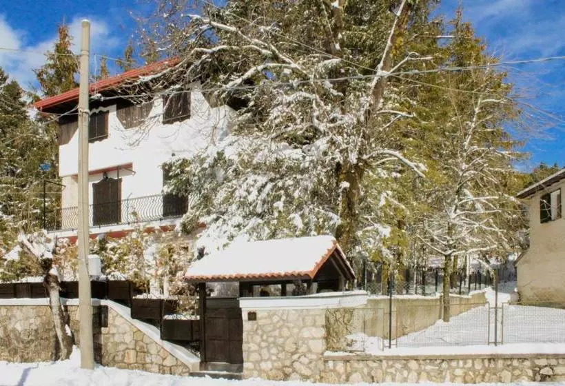 Hotelli Lhp Suite Villa Rivisondoli