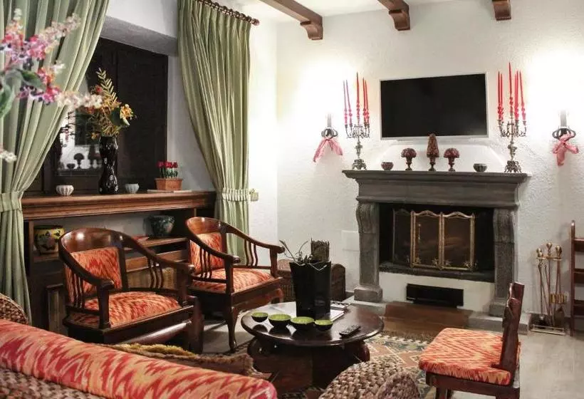 Hotelli Lhp Suite Villa Rivisondoli