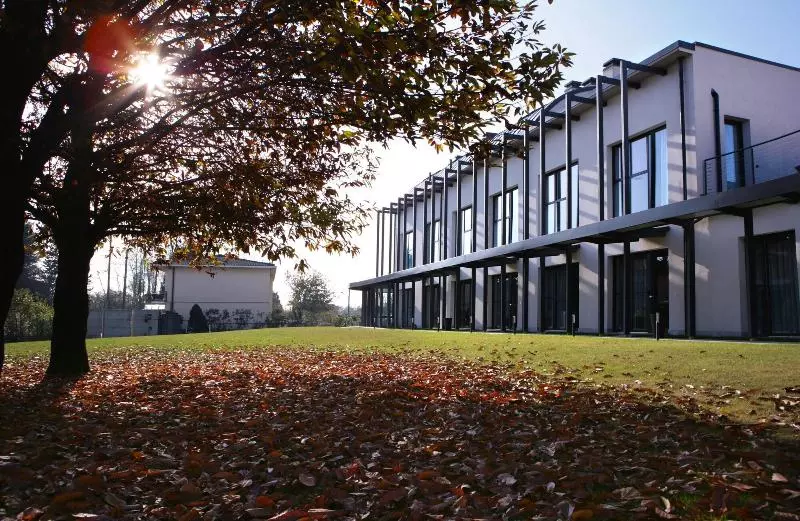 Hotelli Mxp Rooms Guest House