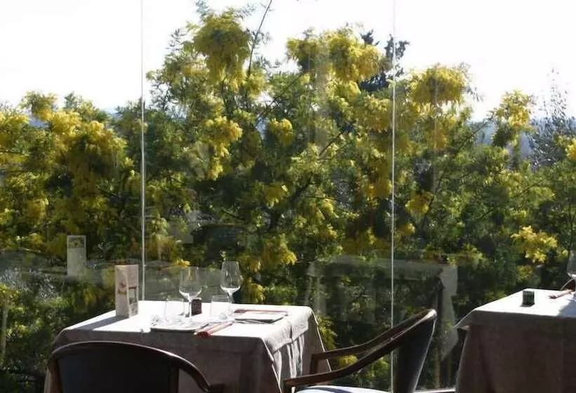 Hotelli Residence Golf Club Ristorante Centanni