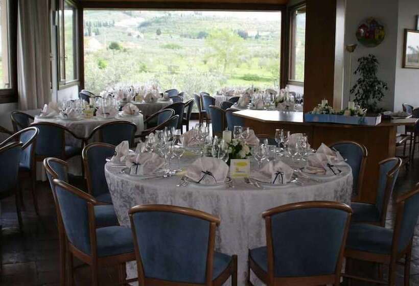 ホテル Residence Golf Club Ristorante Centanni