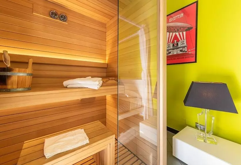 Hotelli Snob Luxury Suite