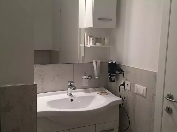 هتل The Arc Residence