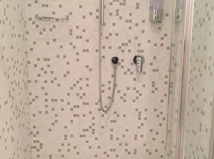 هتل The Arc Residence