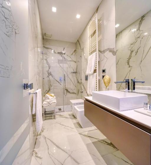 فندق Via Chiodo Luxury Rooms