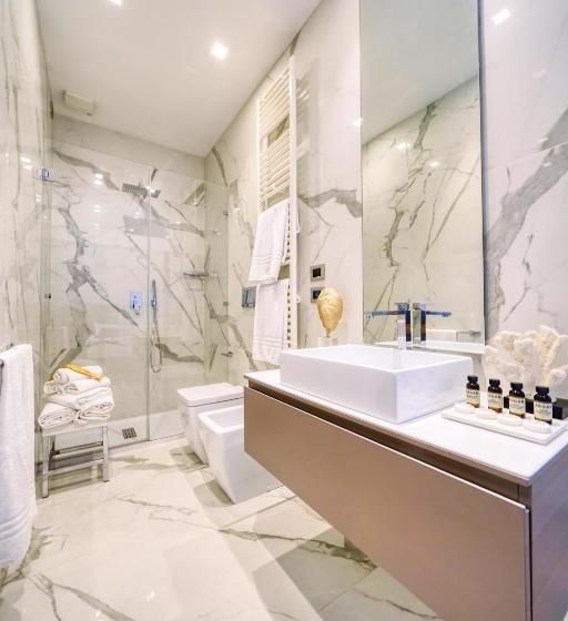 فندق Via Chiodo Luxury Rooms