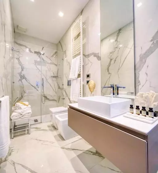 هتل Via Chiodo Luxury Rooms