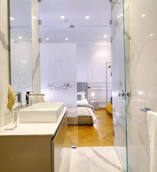 هتل Via Chiodo Luxury Rooms